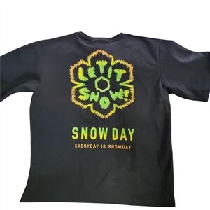 Snow Day Men's Black 'Let It Snow' Short Sleeve Tee Size XL